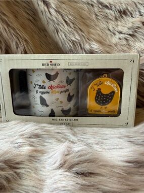 Red Shed 'I like chickens' Mug & Keychain Set
